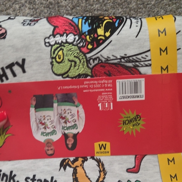The Grinch & Max Christmas Sweatshirt, medium - Picture 5 of 5